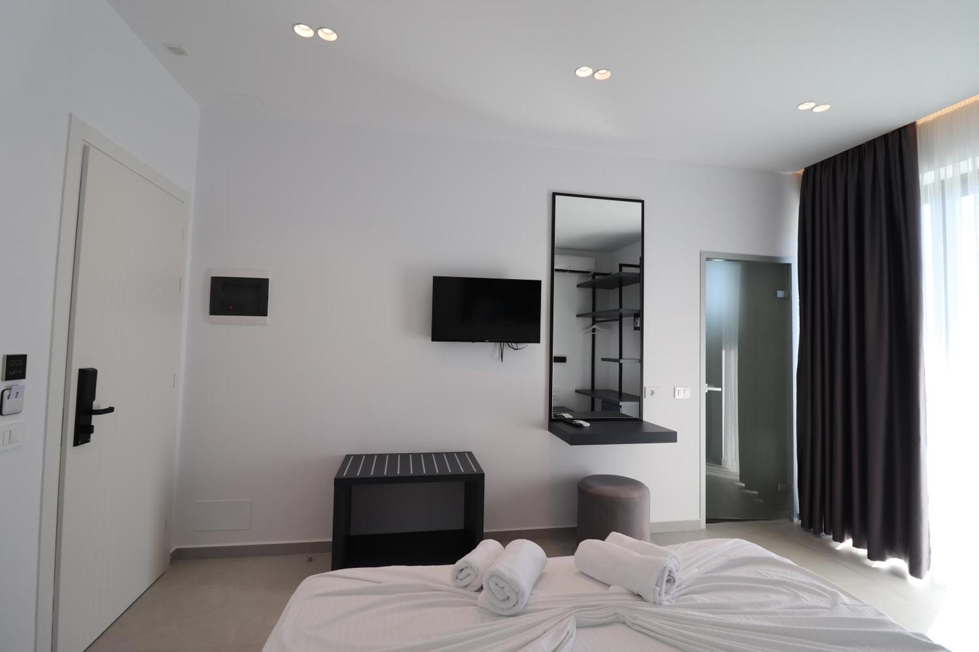 Adele Hotel Ksamil Extérieur photo