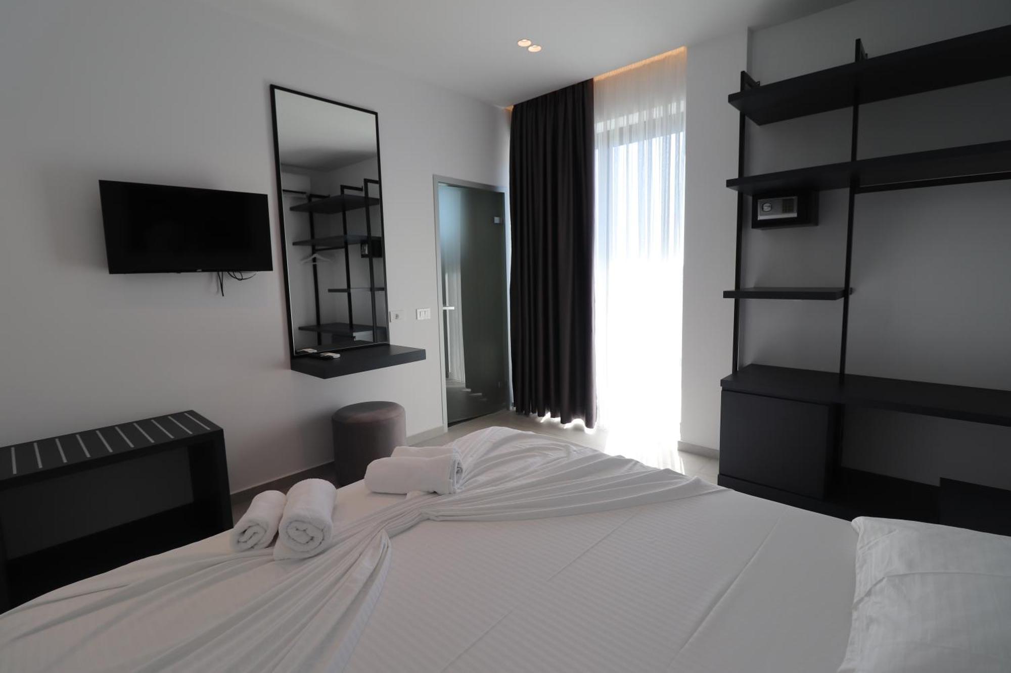 Adele Hotel Ksamil Extérieur photo